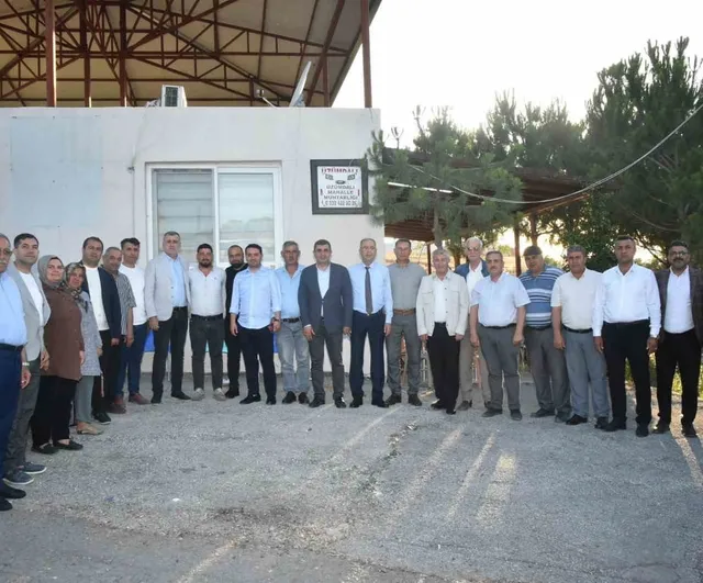 Antakya Belediye Başkanı İbrahim Naci Yapar, Üzümdalı ve çevre mahallerin muhtarlarıyla buluştu