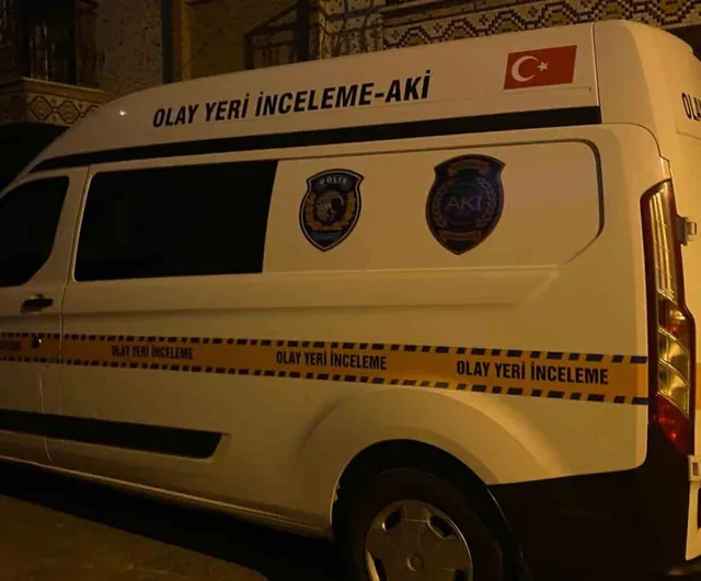 Apartmandaki kötü koku ihbarı üzerine Aydın'ın Efeler ilçesinde 65 yaşındaki erkeğin cesedi bulundu