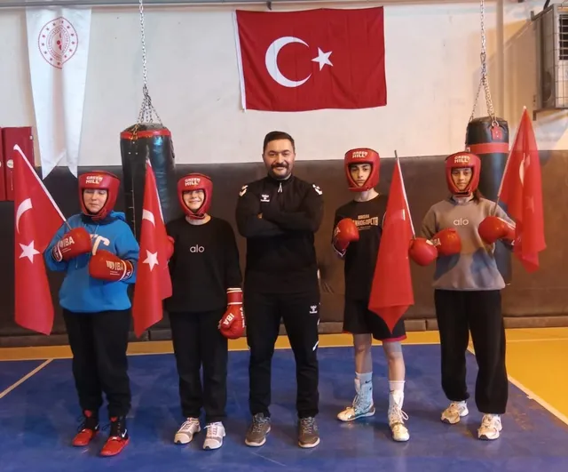 Arpalı’dan 4 sporcu Türkiye boks şampiyonası finallerine katılacak