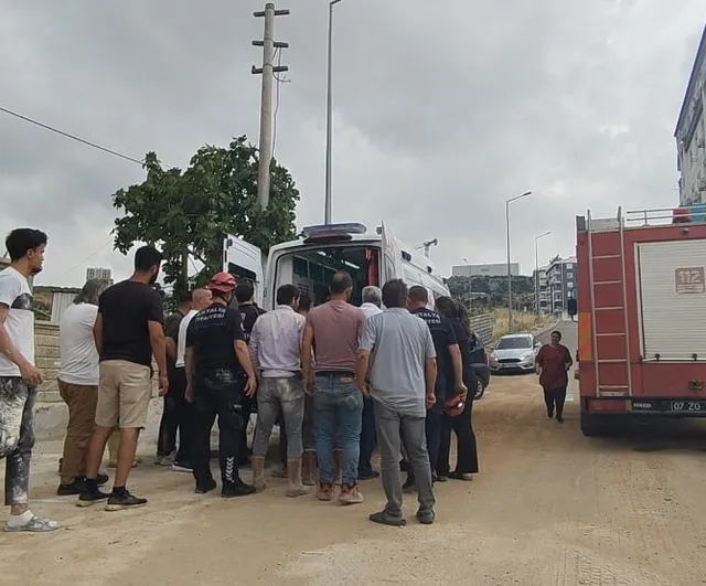 Asansör boşluğuna düşen müteahhit ağır yaralandı