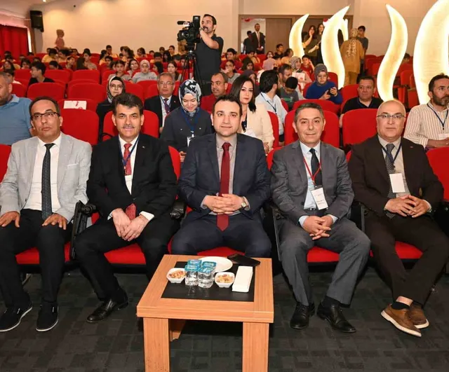 Aydın'da Kur'an-ı Kerim'i Güzel Okuma Yarışması Bölge Finali A. Menderes AİHL'de Gerçekleşti