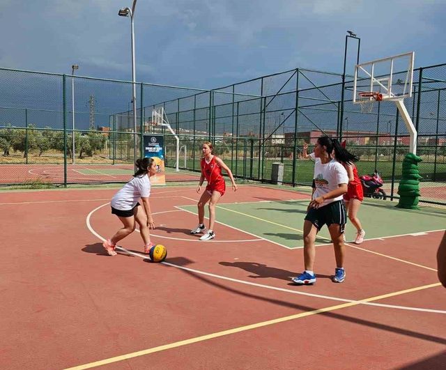 Aydın'da Ulusal Spor Projeleri Turnuvaları Sona Erdi: 3x3 Basketbol ve 5x5 Futbolun Şampiyonları Belli Oldu