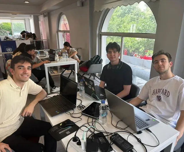 Aydın Fen Lisesi Öğrencileri 7 Projeyle Türkiye Finalleri ve Yarı Finallere Yükseldi