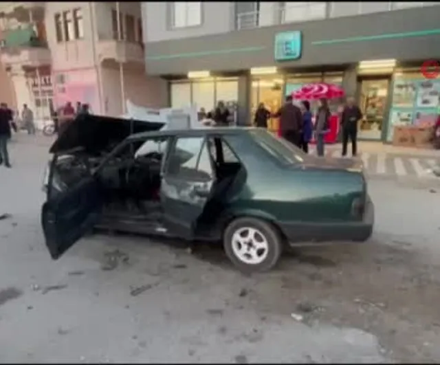 Aydıncık'ta fren arızası yaşayan otomobil iki araca çarptı: 6 yaralı