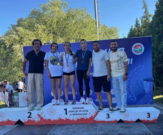 Aydınlı atlet Sude Naz Bayar Türkiye ikincisi oldu