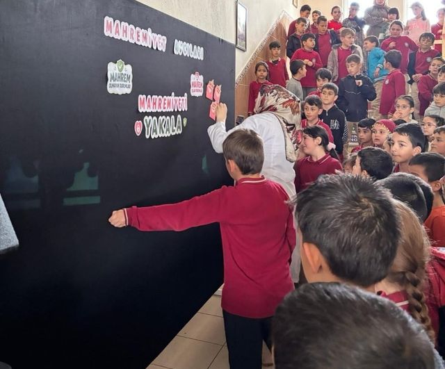 Aydıntepe Şehit Oktay Altuntaş İlkokulu'nda öğrenciler iki etkinlikle değerler eğitimi aldı
