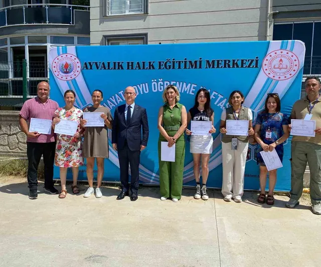 Ayvalık’ta AHEM yıl sonu sergisi: Emek, azim ve hayat boyu öğrenme