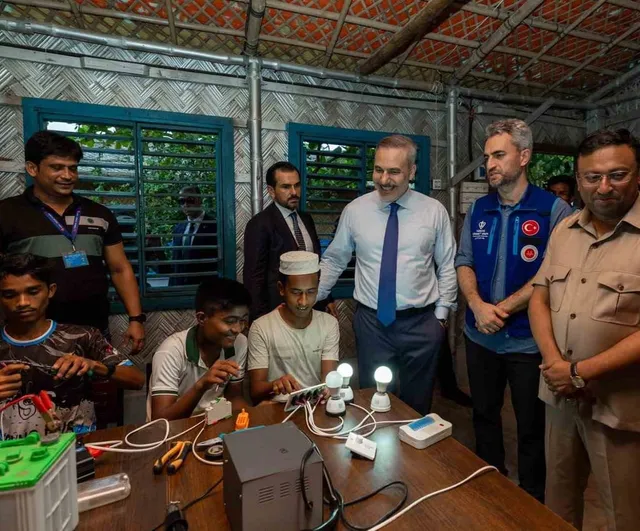 Bakan Fidan Cox’s Bazar’da Rohingya kamplarını ziyaret etti: Türkiye'nin insani yardımları sürüyor