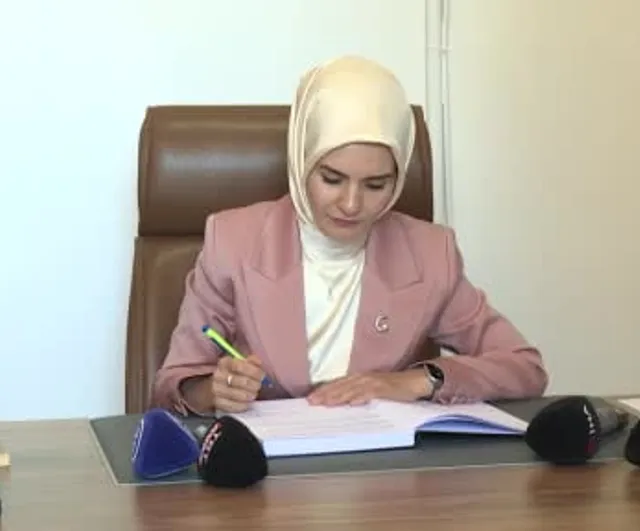 Bakan Göktaş, AK Parti KKTC temsilciliği ve Selimiye Camii'ni ziyaret etti