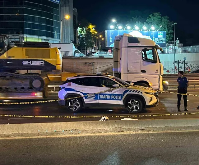 Bakırköy E5’te motosiklet kontrolden çıktı: 2 kişi yaşamını yitirdi