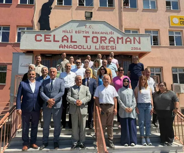 Balıkesir İl Millî Eğitim Müdürü Selehattin Kal Burhaniye’de Okulları Ziyaret Etti