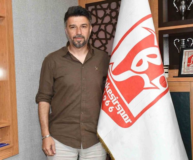 Balıkesirspor'da yeni başkan Mert Alper Acar, Polat Çetin ile 1 yıllık sözleşme imzaladı