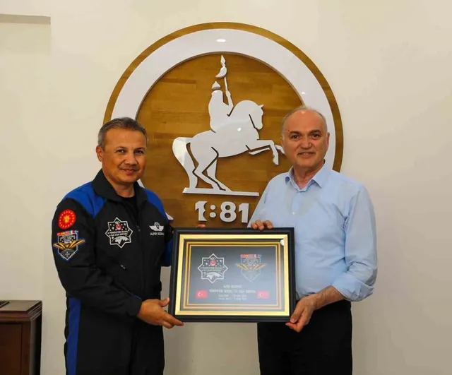 Başkan Faruk Özlü, Türkiye'nin ilk astronotu Alper Gezeravcı'yı Düzce'de ağırladı