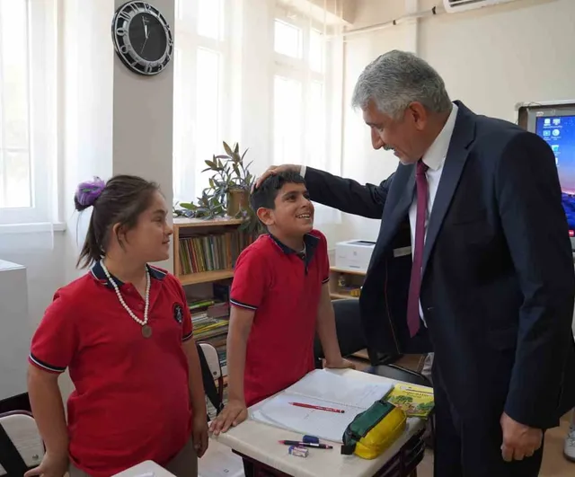 Başkan Hallaç’tan özel öğrencilere anlamlı ziyaret
