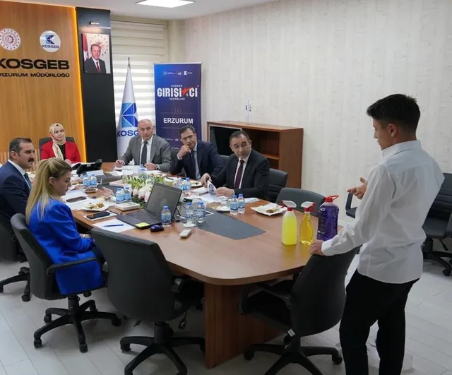 Başkan Özakalın KOSGEB girişimci ve iş geliştirme jüri toplantısına katıldı