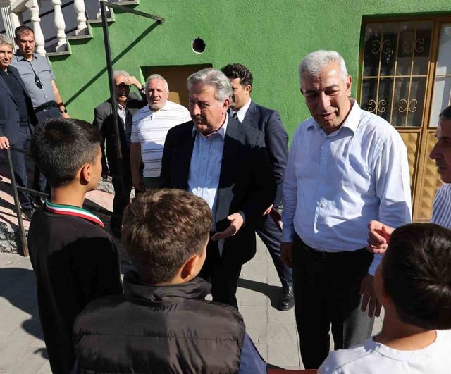 Başkan Palancıoğlu'ndan Bahçelievler Mahallesi'ne sosyal tesis ve kütüphane müjdesi