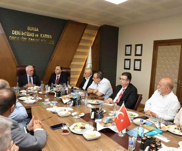 Başkan Şadi Özdemir, Deri İhtisas ve Karma OSB'de sanayicilerle buluştu