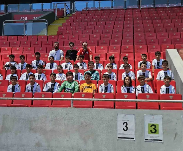 Başkan Zencirci’den Germencikli genç futbolculara anlamlı jest