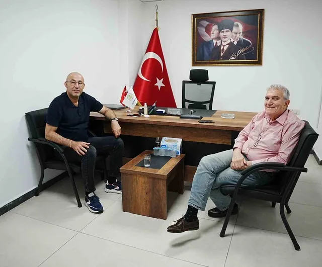 Başkan Zencirci mesaisini Ortaklar ek hizmet binasında sürdürüyor