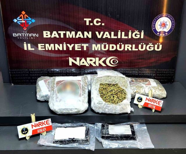 Batman’da tır dorsesinde 2 kilo 20 gram kokain ve 11 kilogram skunk ele geçirildi