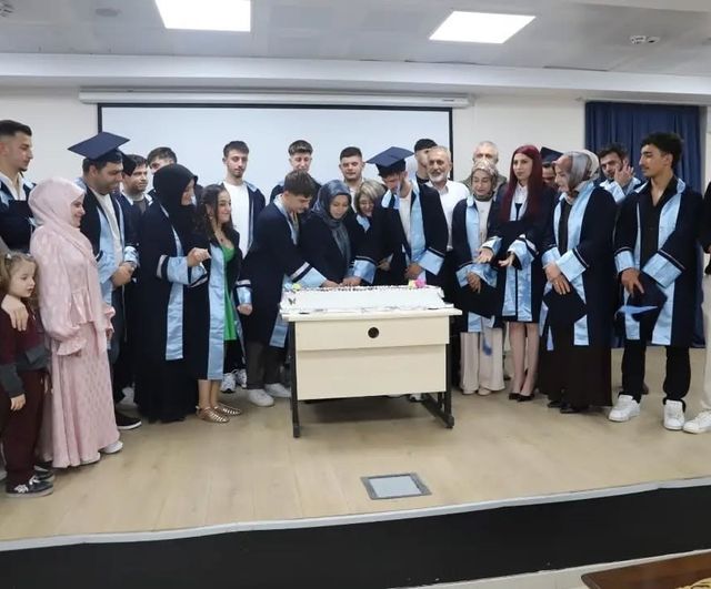 Bayburt MESEM'de 12. Sınıf Öğrencileri İçin Mezuniyet Töreni