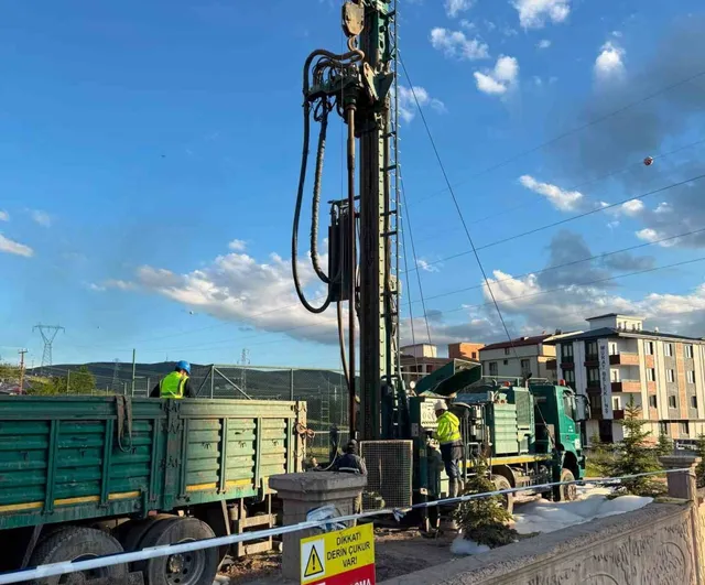 Bayburt'ta yeraltı suyu aramalarında 150 metrede suya ulaşıldı