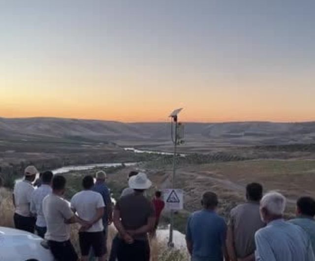 Besni'de Göksu Çayı'nda akıntıya kapılan gençlerden biri kayıp