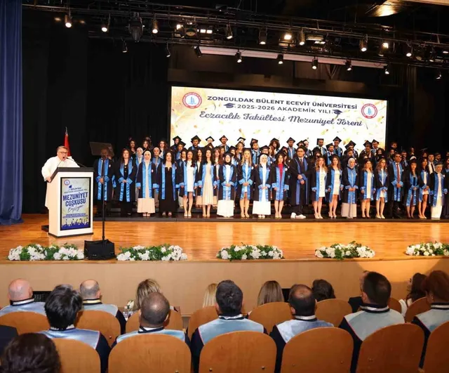 BEUN'da eczacılık fakültesi 2025-2026 mezuniyet töreni