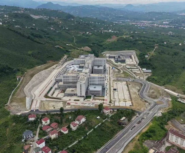Bin 200 yataklı Ordu şehir hastanesi açılış için gün sayıyor