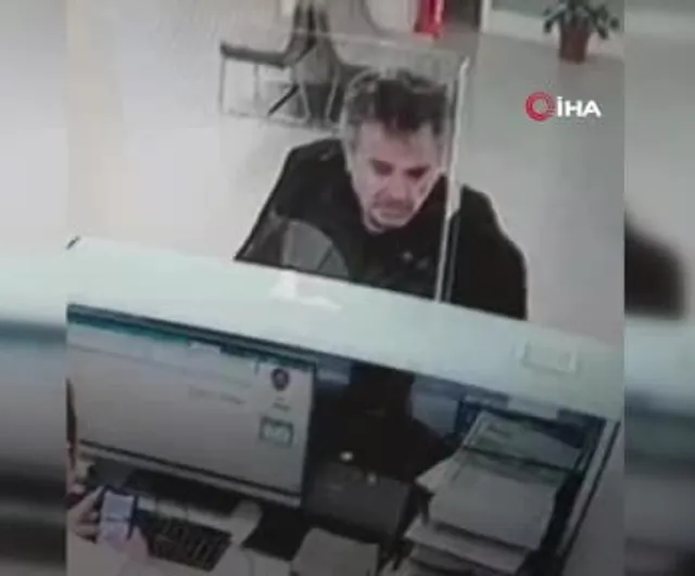 Bolu'da bankada işlem yaparken kedi üzerine düştü