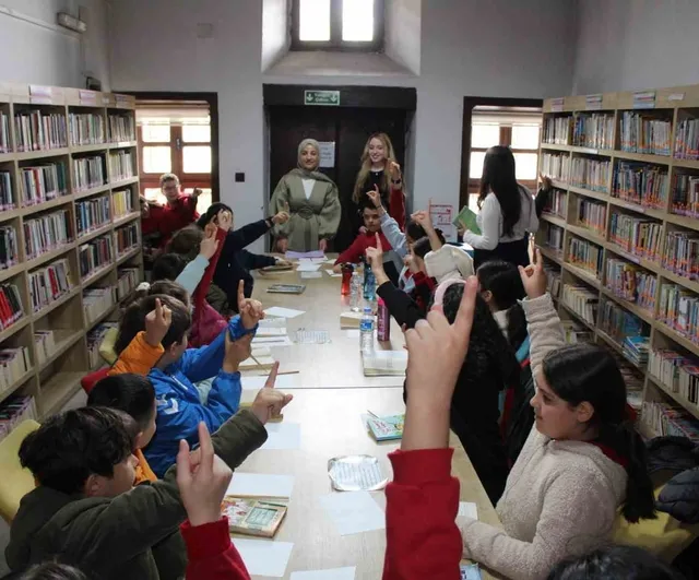 Bor Halil Nuri Bey İlçe Halk Kütüphanesi'nde 56 öğretmen adayından 19 farklı etkinlik