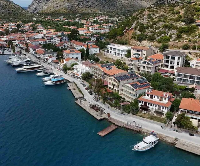 Bozburun sahili yeni yüzüne kavuştu