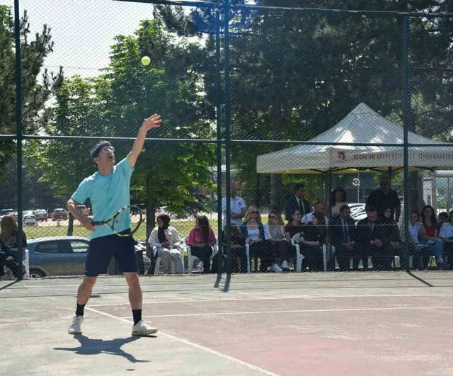 BŞEÜ'de İlk Tenis Turnuvası Düzenlendi: Bahar Spor Müsabakaları'na Yeni Branş