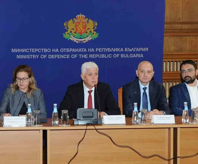 Bulgaristan Savunma Bakanı Stoyanov: Ukrayna'ya Yeni Silah Sevkiyatı Durduruldu