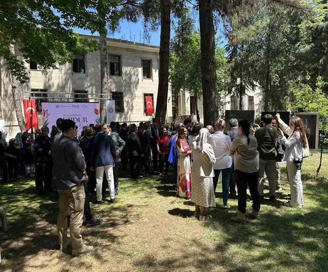 Burdur’da lale kültür günleri kapsamında karma lale sergisi açıldı