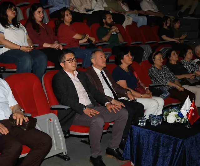 BUÜ'de Lâmiî Çelebi’nin Kaleminden Bursa belgeselinin ilk gösterimi yapıldı