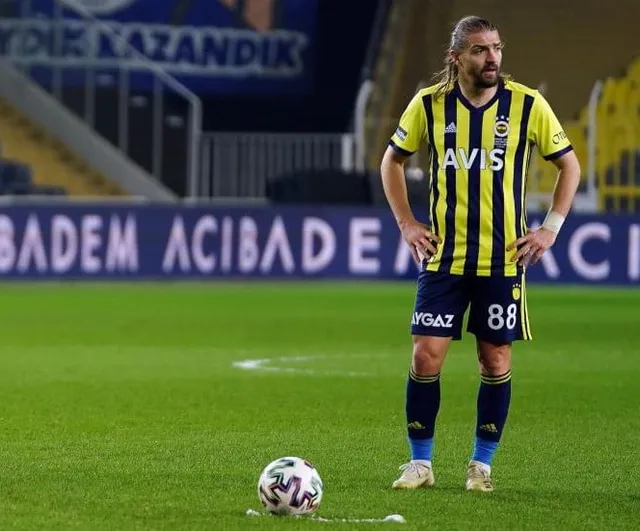 Caner Erkin futbolu bıraktığını açıkladı