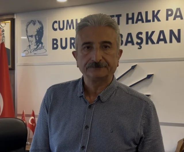 CHP Bursa il başkanlığı krizi: partililer il binası girişine barikat kurdu