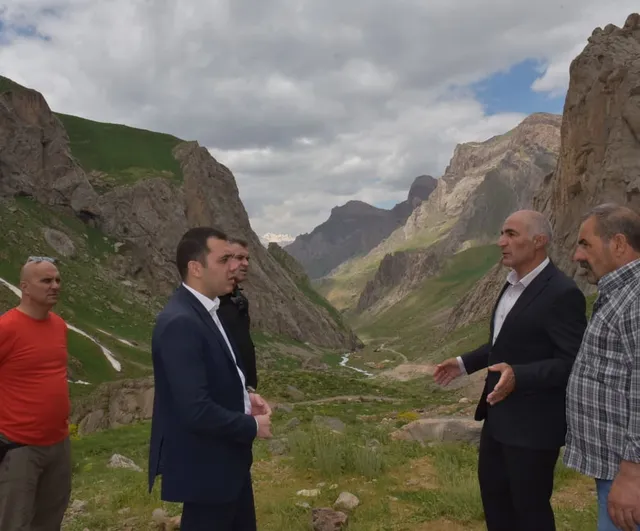 Cilo ve Sat Dağları Milli Parkı yolunda asfalt hazırlığı