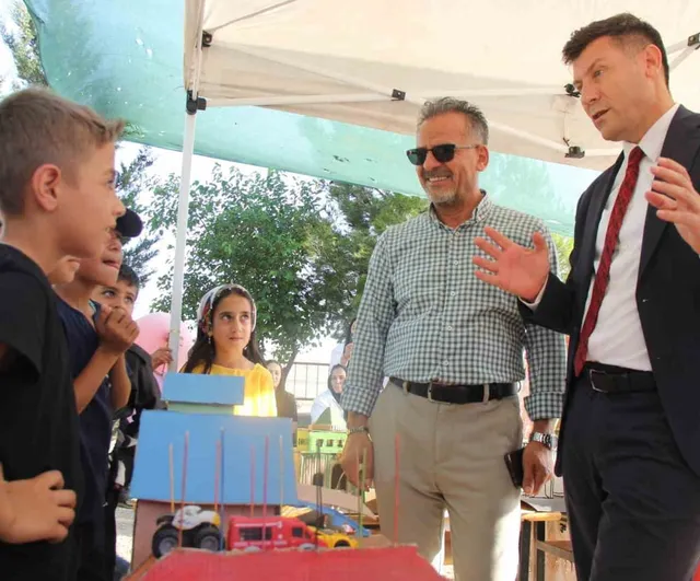 Cizre Yakacık Köyü İlk ve Ortaokulu'nda yıl sonu şenliği kültür ve sanat şöleni