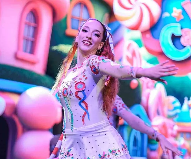 Çocuklar Karneval Çocuk Şenliği'nde karne sevincini yaşadı