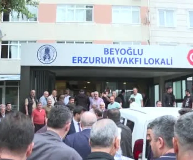 Cumhurbaşkanı Erdoğan Beyoğlu'ndaki Erzurum Vakfı Lokali'ni ziyaret etti