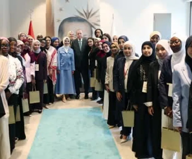 Cumhurbaşkanı Erdoğan, Genç Müslüman Kadınlar Liderlik Programı'na katılanları kabul etti