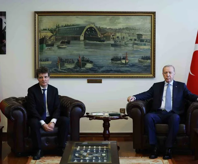Cumhurbaşkanı Erdoğan Romanya cumhurbaşkanı Dan ile bölgesel gelişmeleri görüştü
