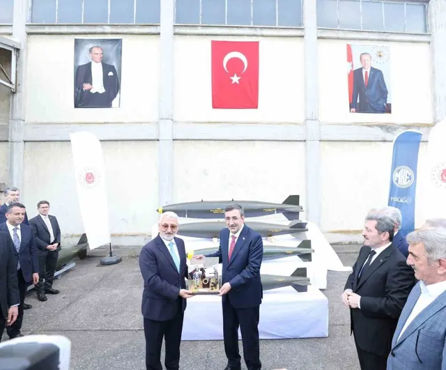 Cumhurbaşkanı Yardımcısı Cevdet Yılmaz, MKE Samsun Üretim Kampüsü ve Yeni OSB'de İncelemelerde Bulundu