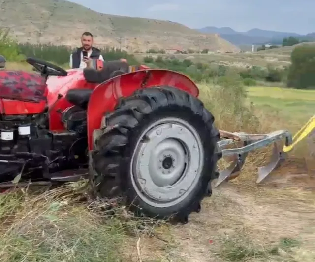 Darende'de traktör kanala uçtu, sürücü son anda kurtuldu