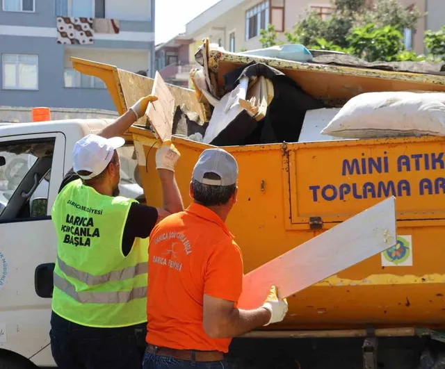 Darıca'da Yaz Temizliği: Kazım Karabekir Tamamlandı, Nenehatun'da Devam Ediyor