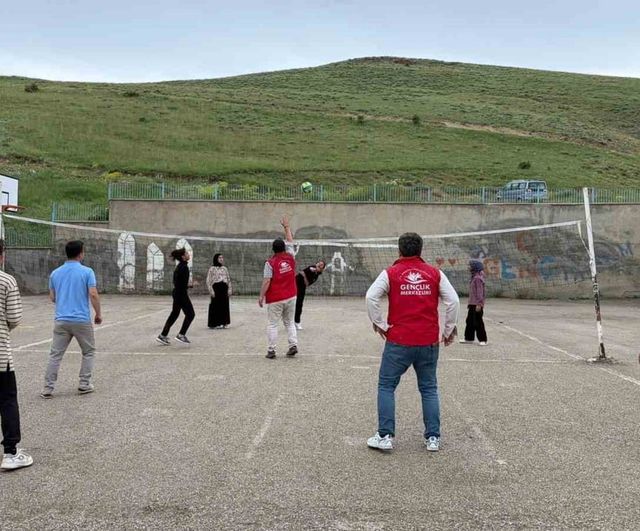 Demirözü'nde öğrenciler için spor ve oyun etkinlikleri