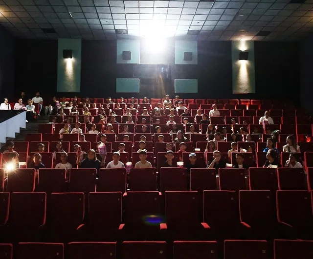 Denizli Büyükşehir’in 'Büyük Küçük El Ele Sinemadan Yemeğe' Projesiyle Çocuklara Sosyal Katılım İmkanı
