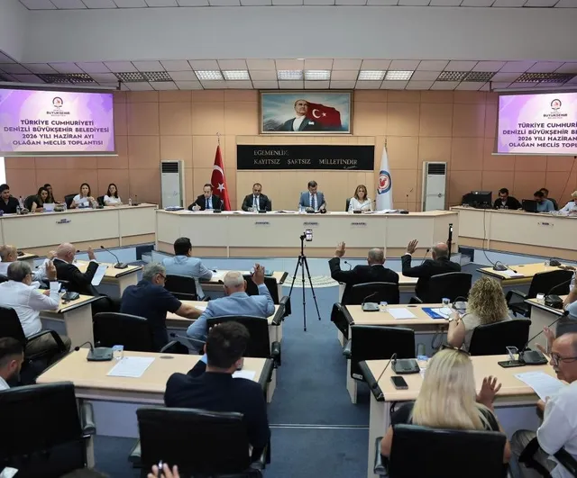 Denizli büyükşehir meclisinde barınma, trafik ve sosyal refah projeleri görüşüldü